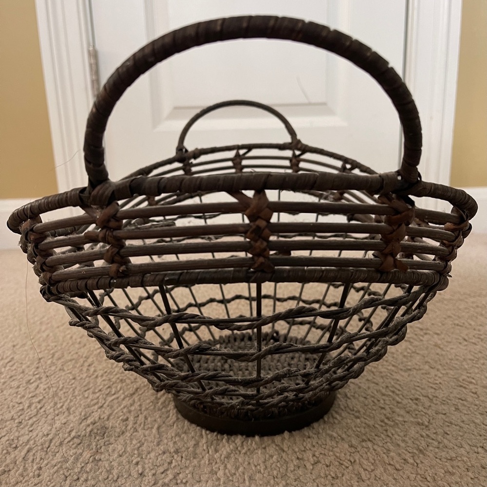 Fabulous Basket - Picture 5 of 6